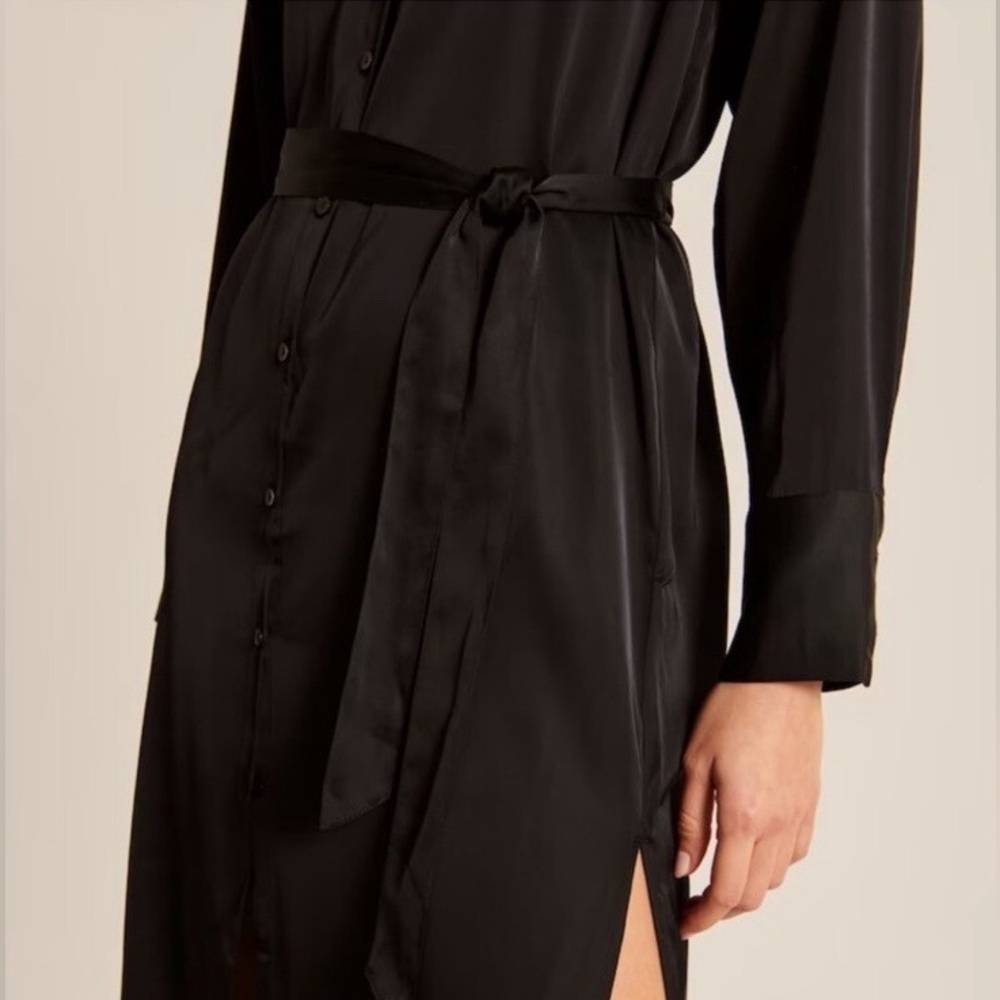 NWT - Abercrombie & Fitch Long-Sleeve Satin Midi Shirt Dress in Black - Size M - Picture 3 of 8